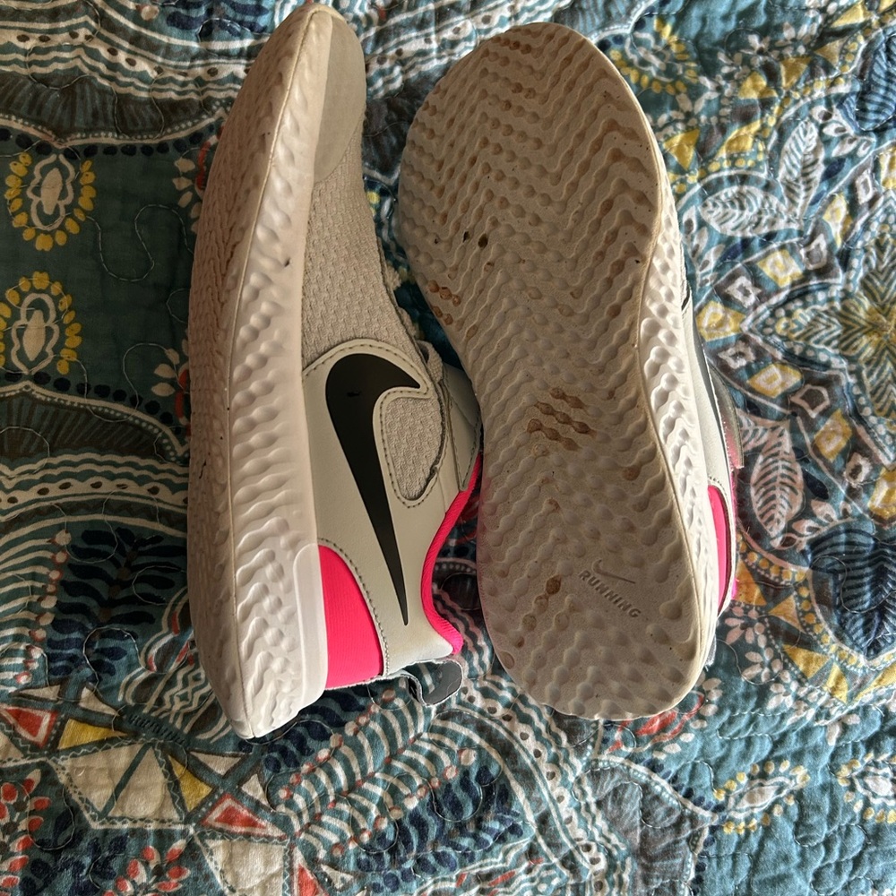 Nike Sneakers GIRLS- Gray and Pink 11.5 - Picture 3 of 9